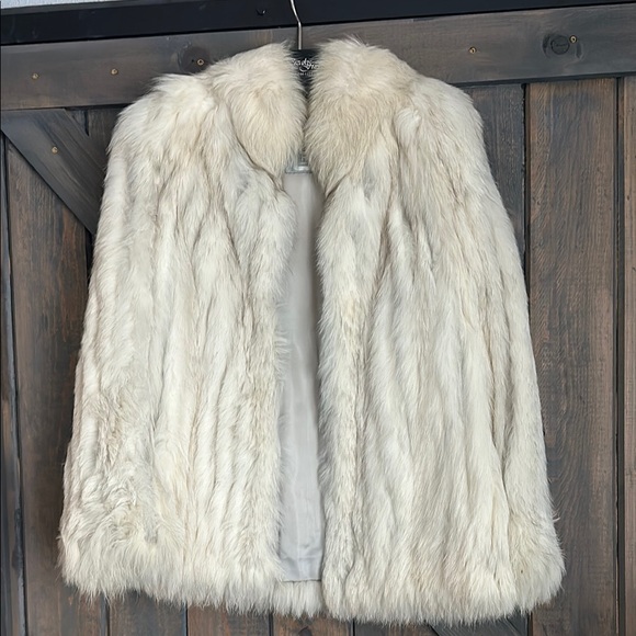 Luxurious White Cape in Soft Plush Fur